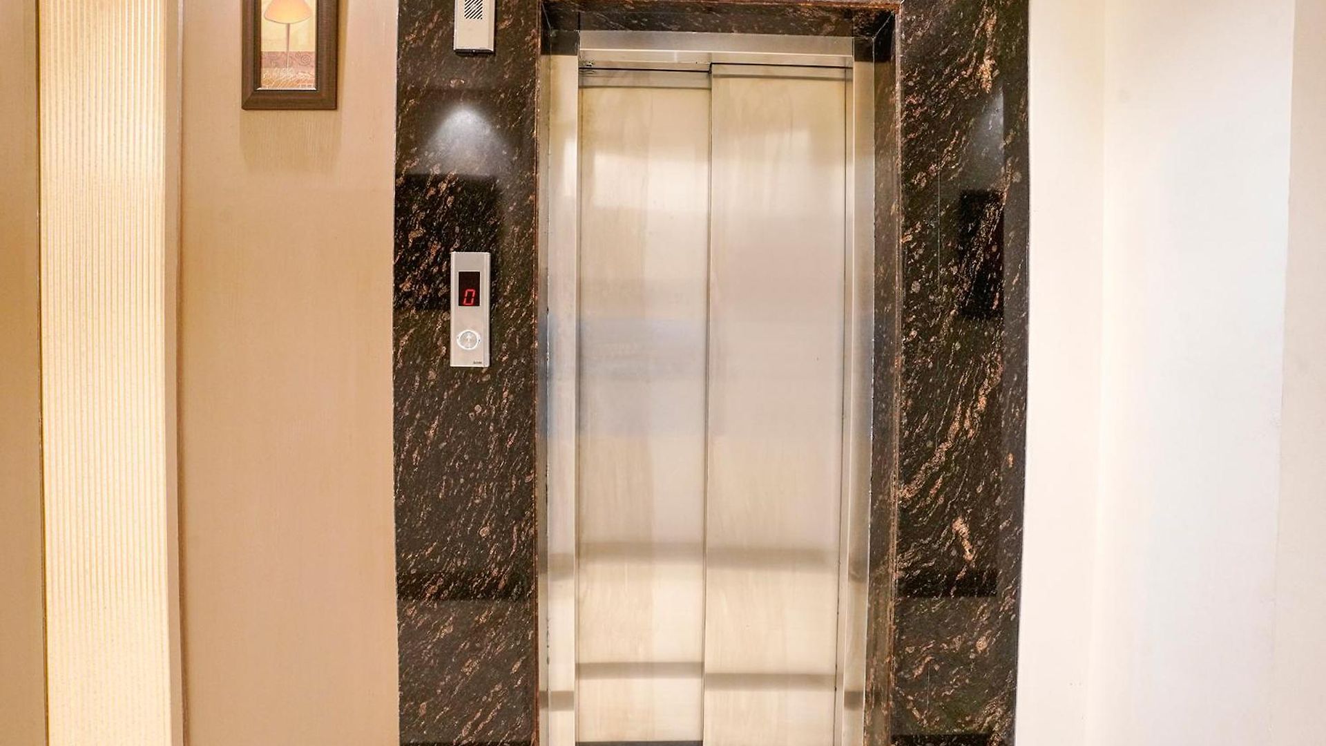Fabhotel Status Residency 3* Mumbai