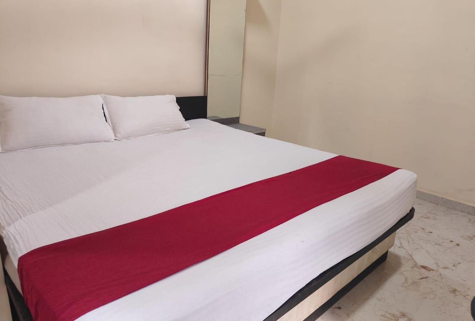 Hotel Garden View - Andheri West 2*