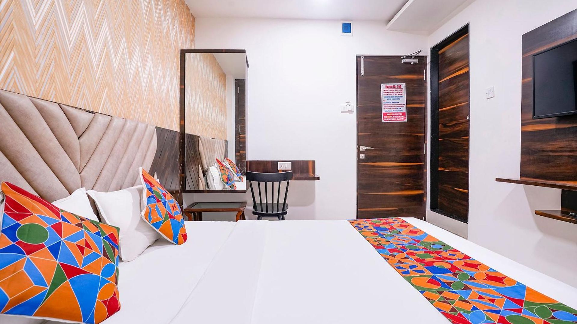 Hotel Fabhotel Elvis International