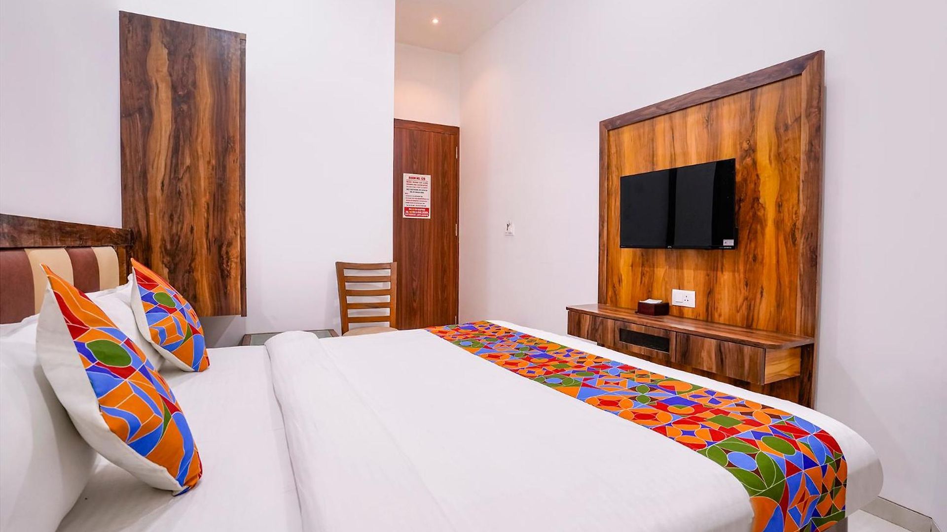 Hotel Fabhotel Elvis International 3*