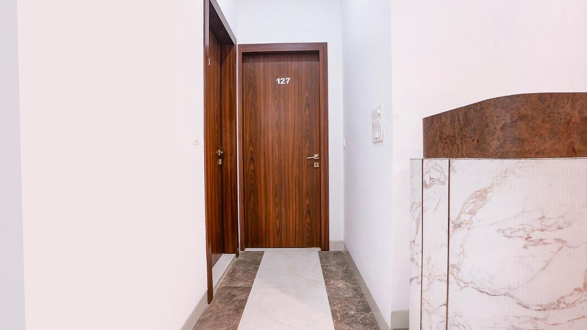 Hotel Fabhotel Elvis International Mumbai