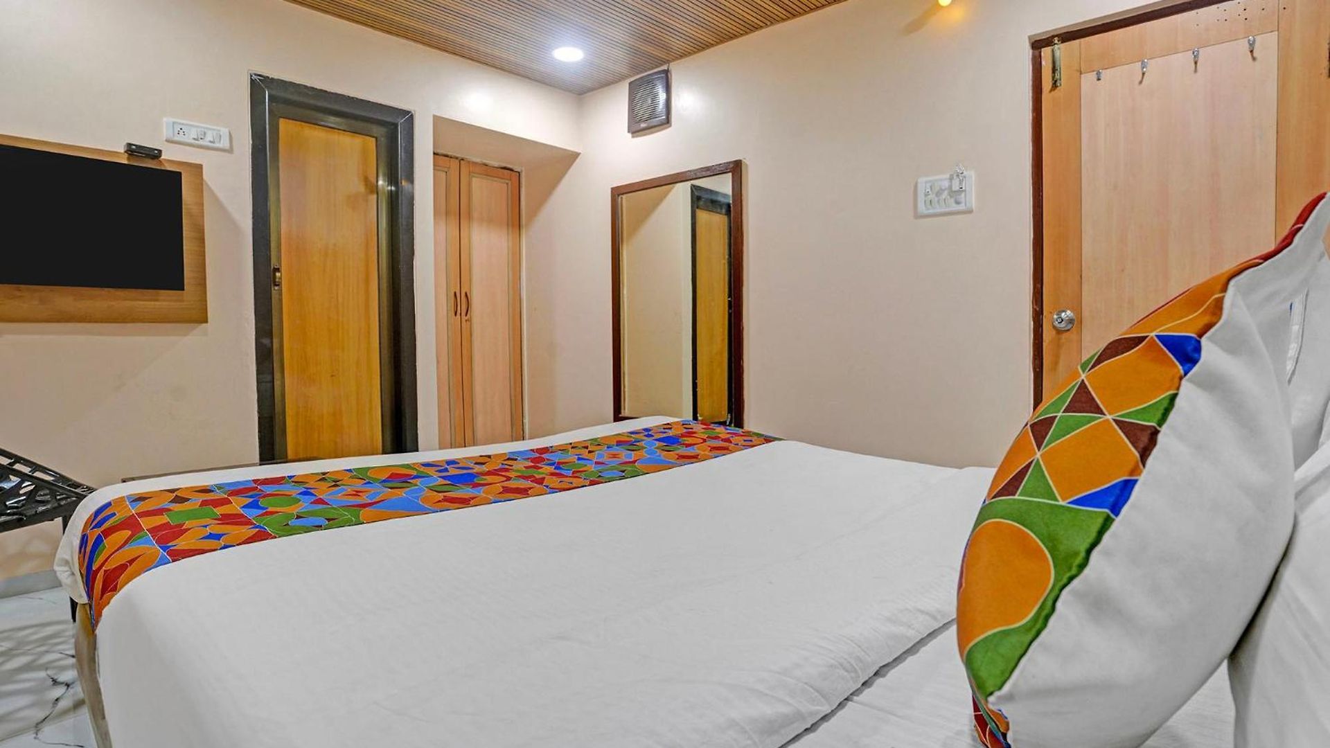 Fabhotel Land Hotel 3*