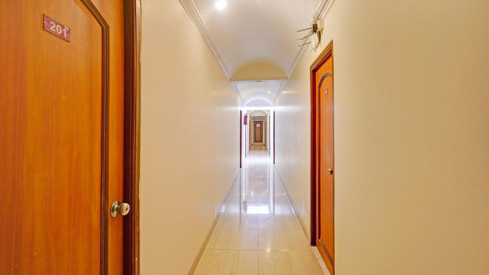 Hotel Fabhotel Land