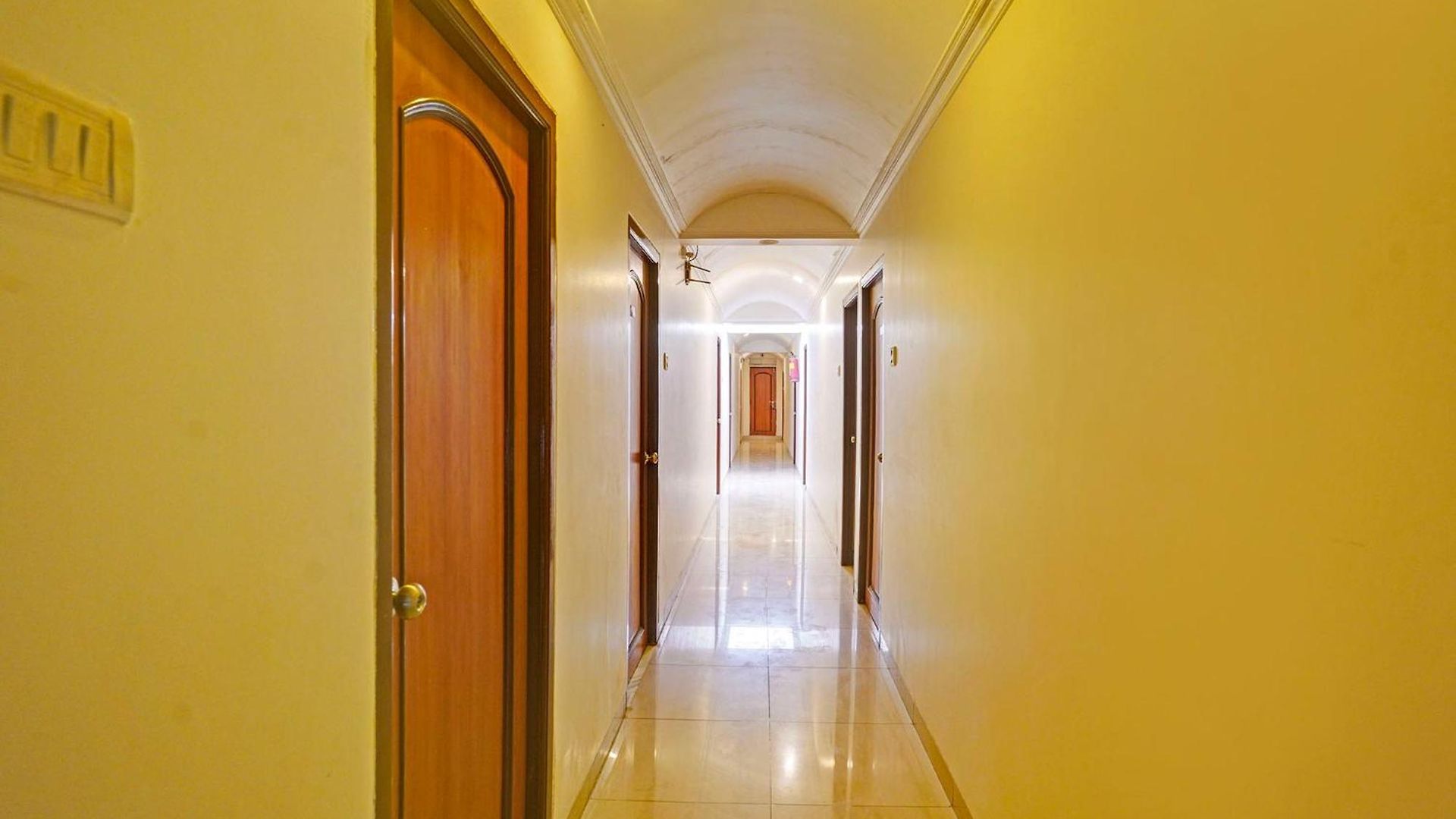 Fabhotel Land 3*