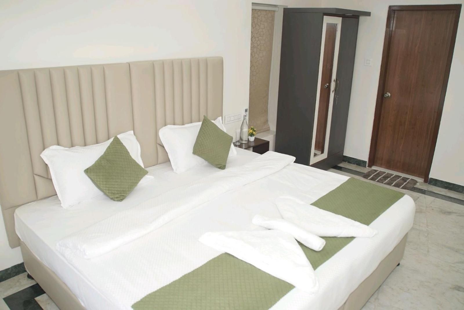 Abode Homes International Airport Bed & Breakfast *