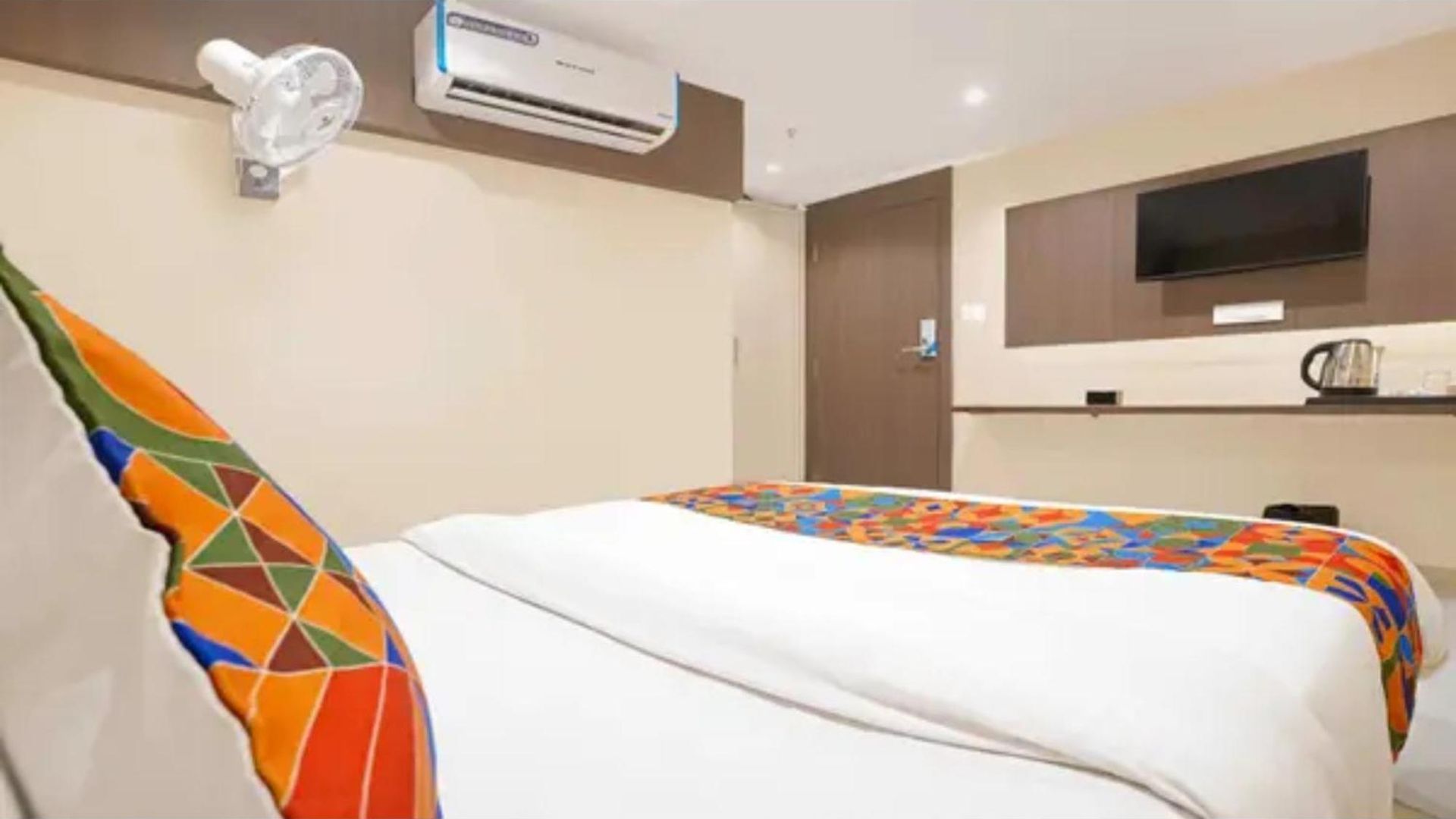 Fabhotel Casa Royal Residency 3*