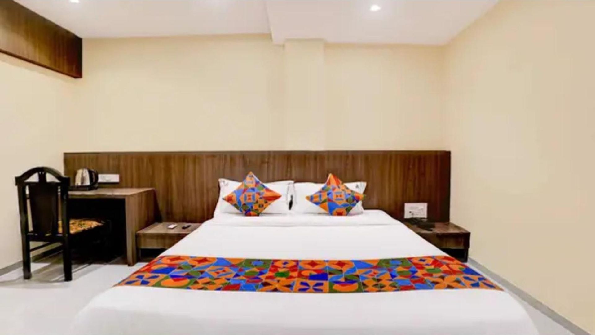 Fabhotel Casa Royal Residency Mumbai