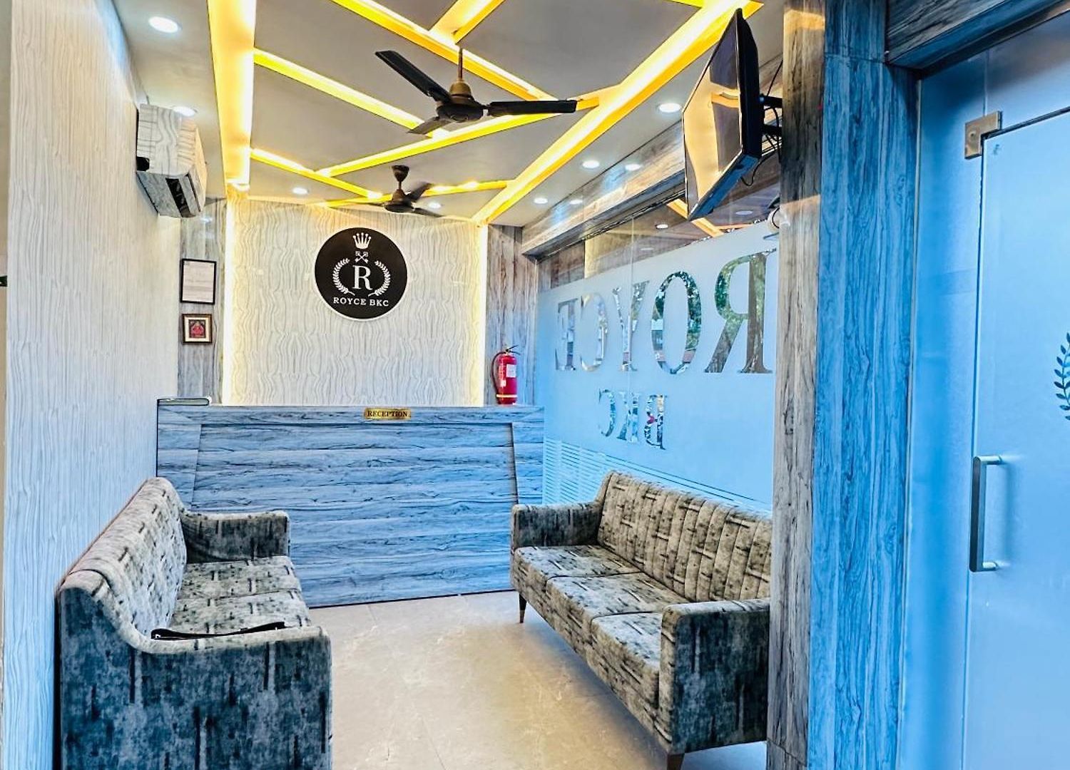 Hotel Royce Bkc - Near Jio Convention Centre And Us Consulate 3*