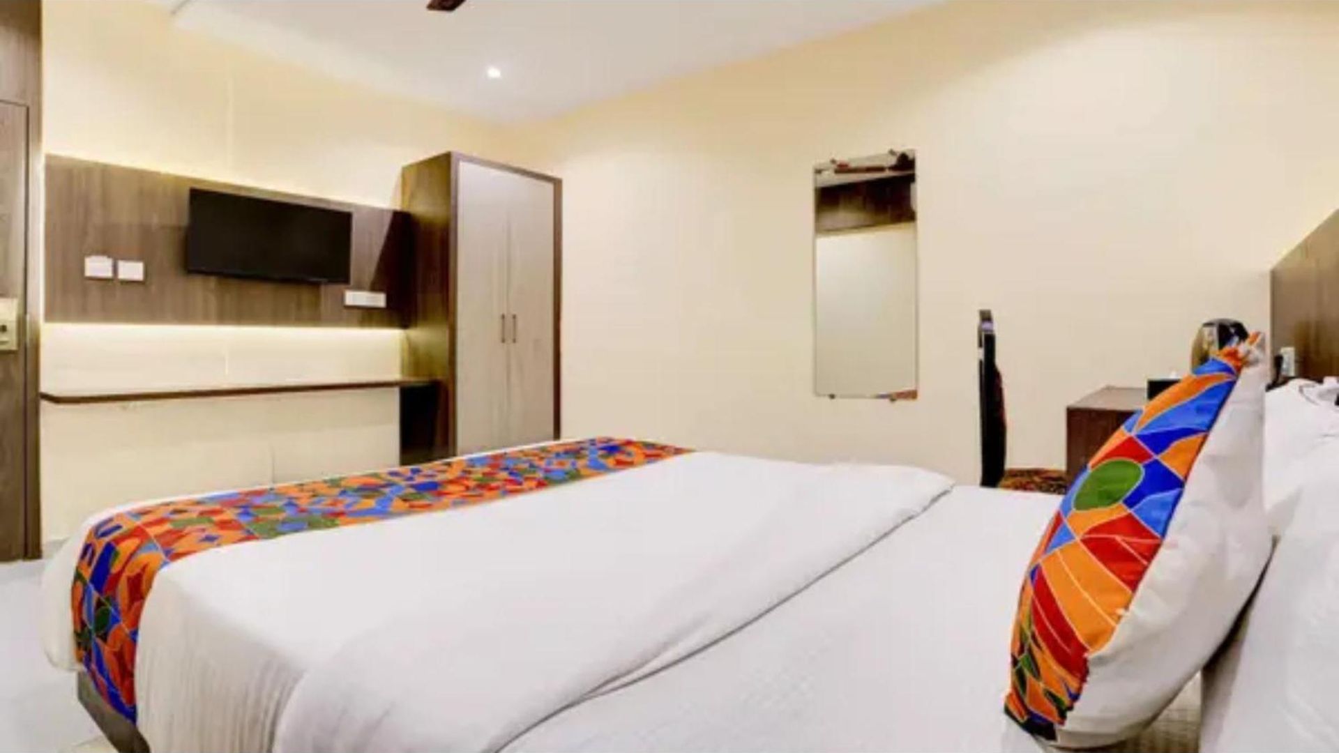Hotel Fabhotel Casa Royal Residency Mumbai