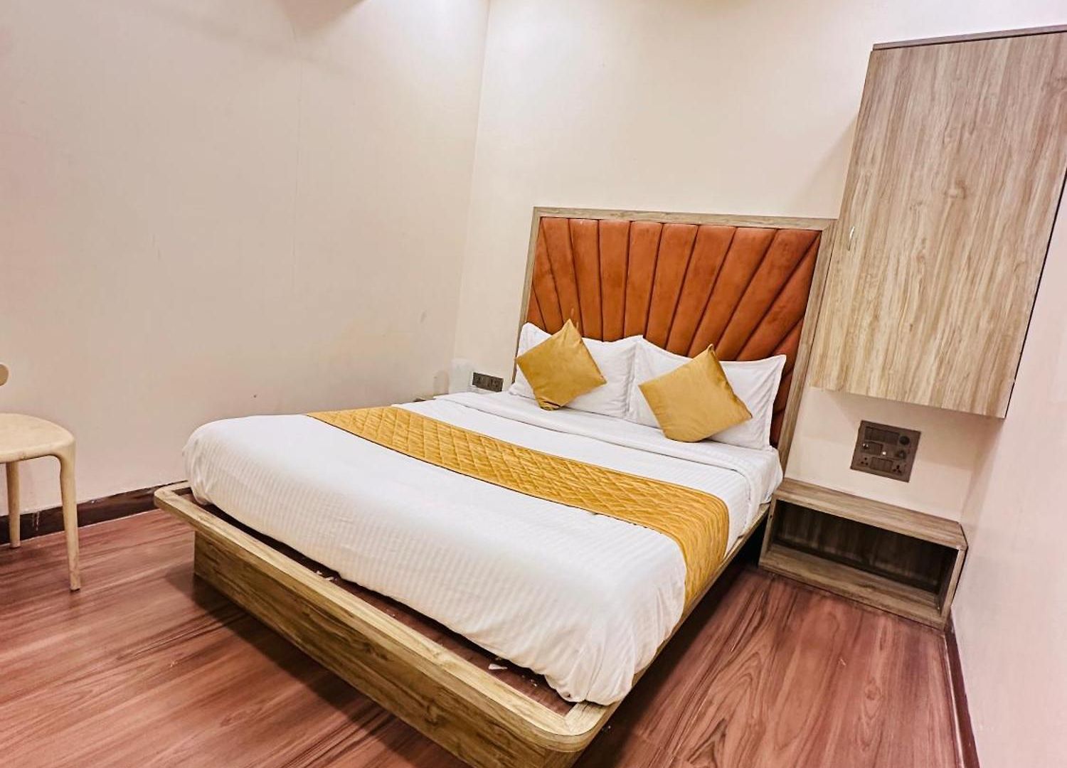 Royce Bkc - Near Jio Convention Centre And Us Consulate Mumbai