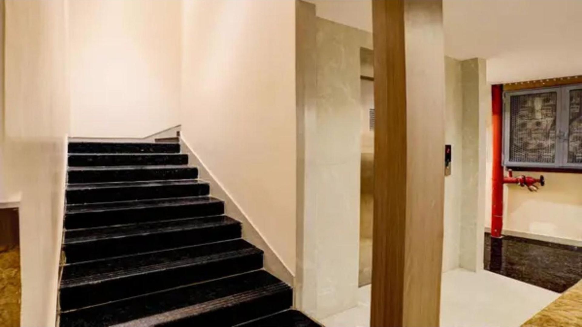 Fabhotel Casa Royal Residency 3*