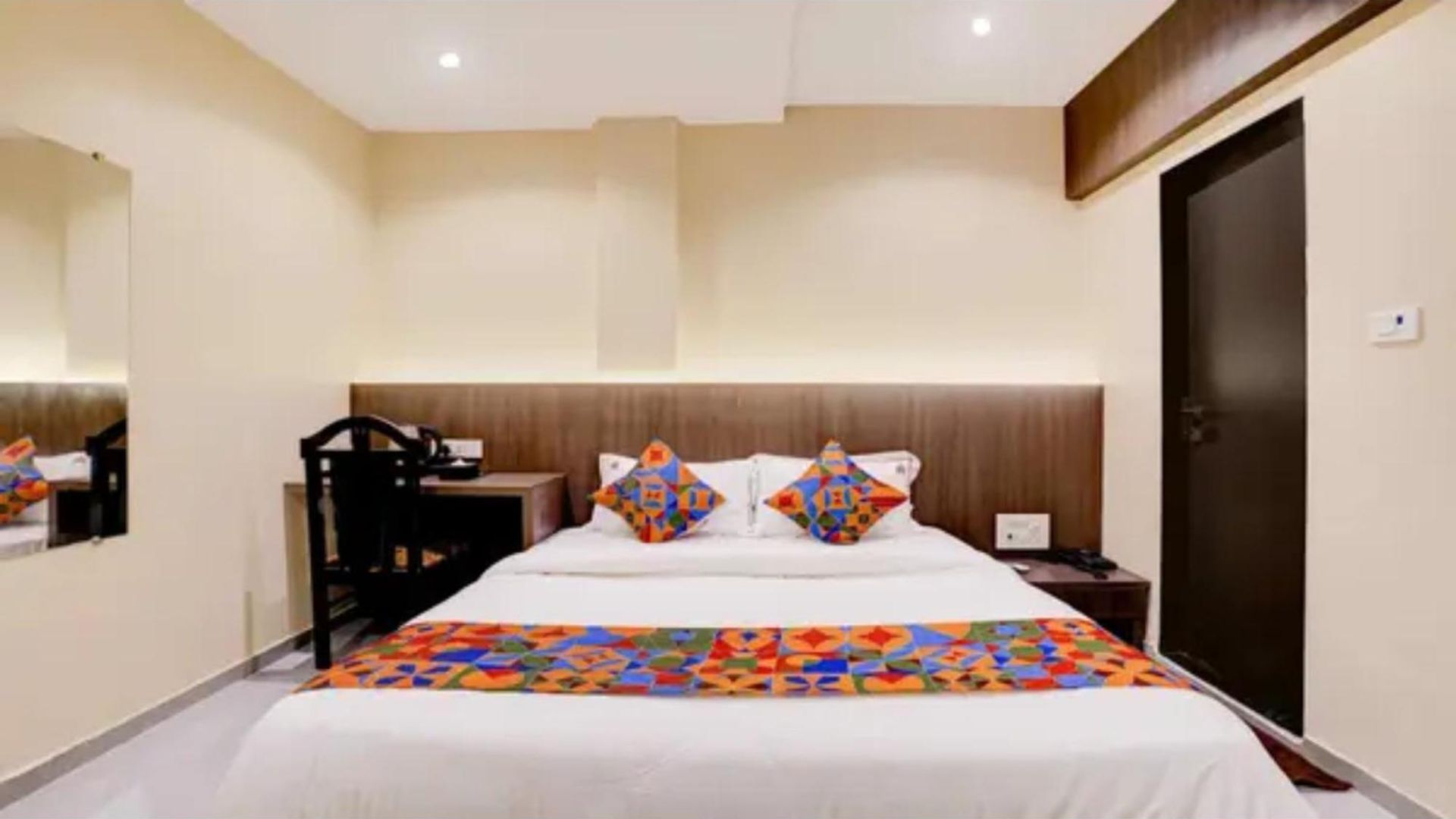 Fabhotel Casa Royal Residency