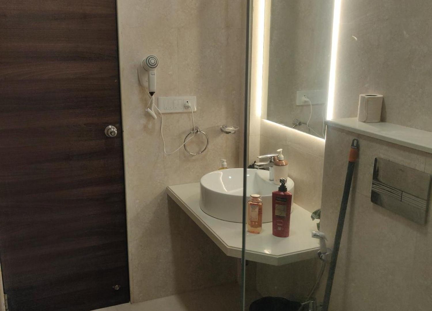 Hotel 2bhk Luxurious Near Bkc