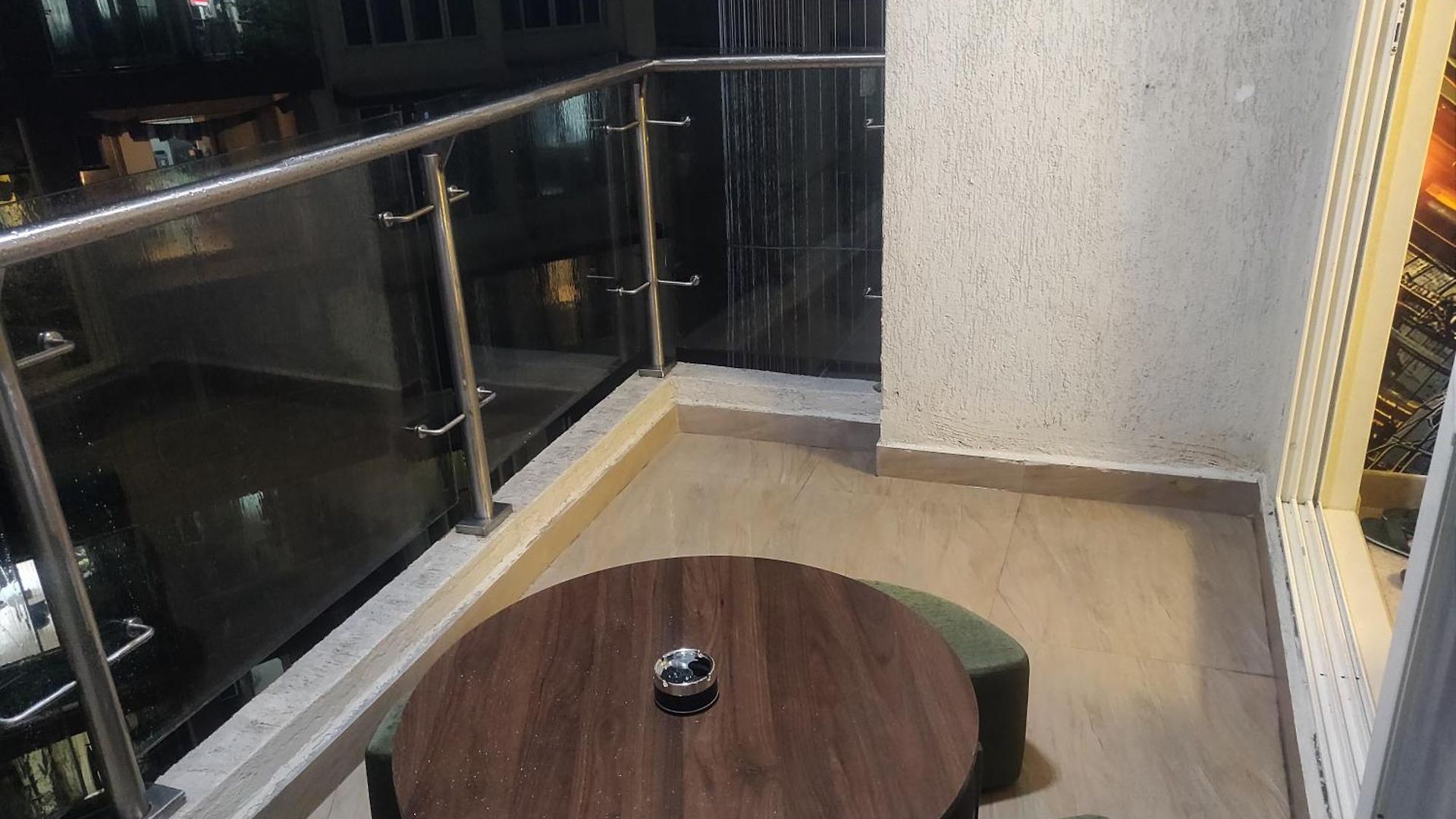 Hotel 2bhk Luxurious Near Bkc *