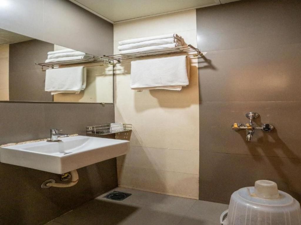 Royce By Glitz-nxt To Visa Consulate & Kurla Station Hotel Mumbai
