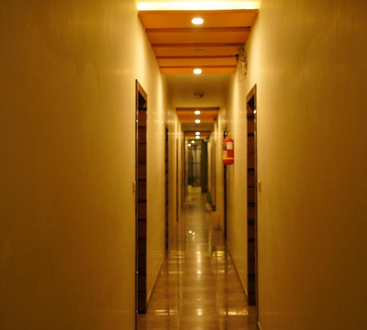 Royce By Glitz-nxt To Visa Consulate & Kurla Station Hotel