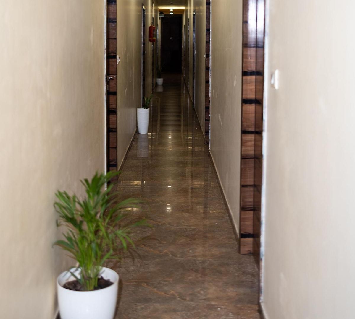 Royce By Glitz-nxt To Visa Consulate & Kurla Station Hotel Mumbai