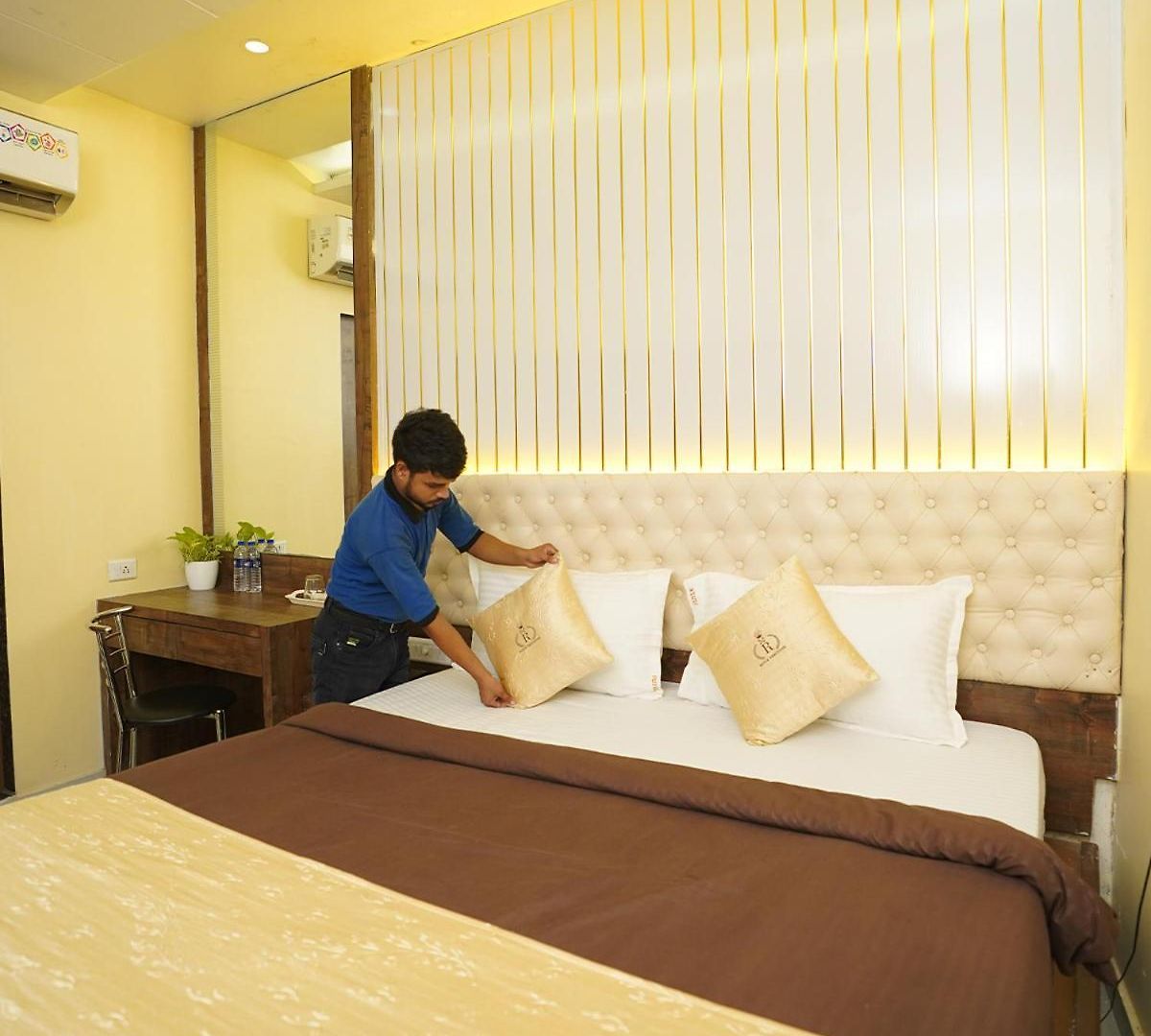 Hotel Royce By Glitz-nxt To Visa Consulate & Kurla Station *