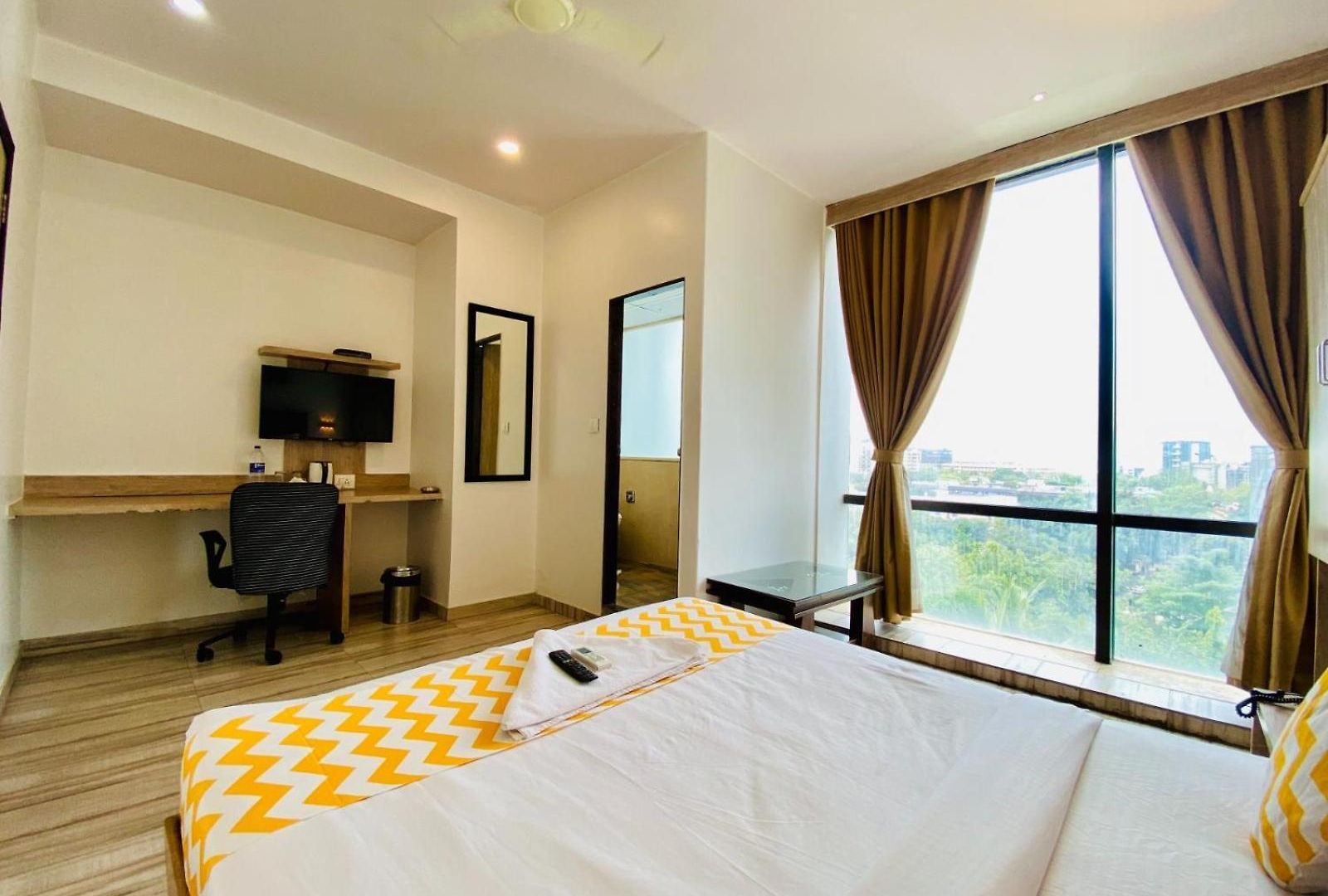 Square International Hotel