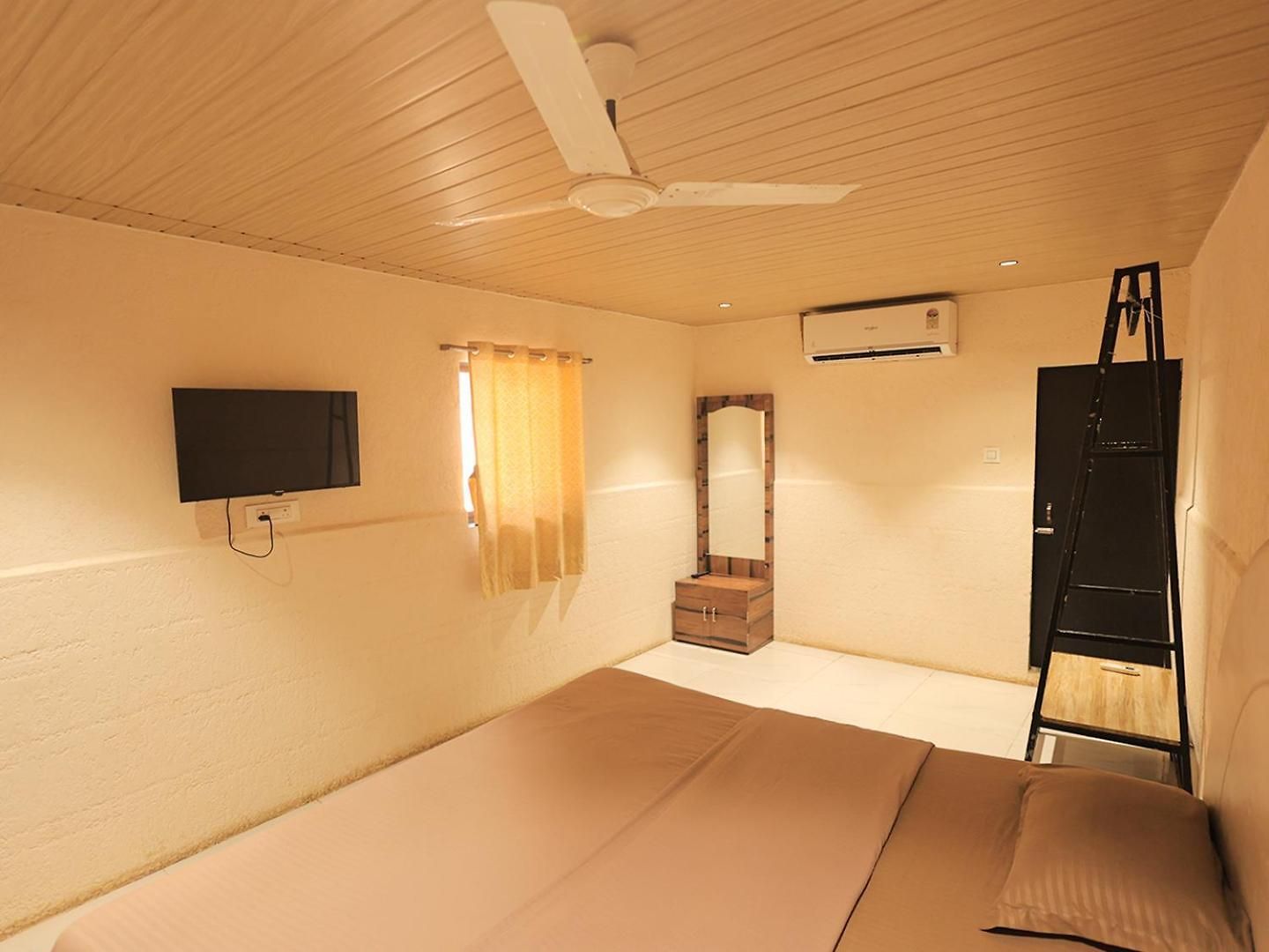 Dinus Shore And Sea Resort Mumbai