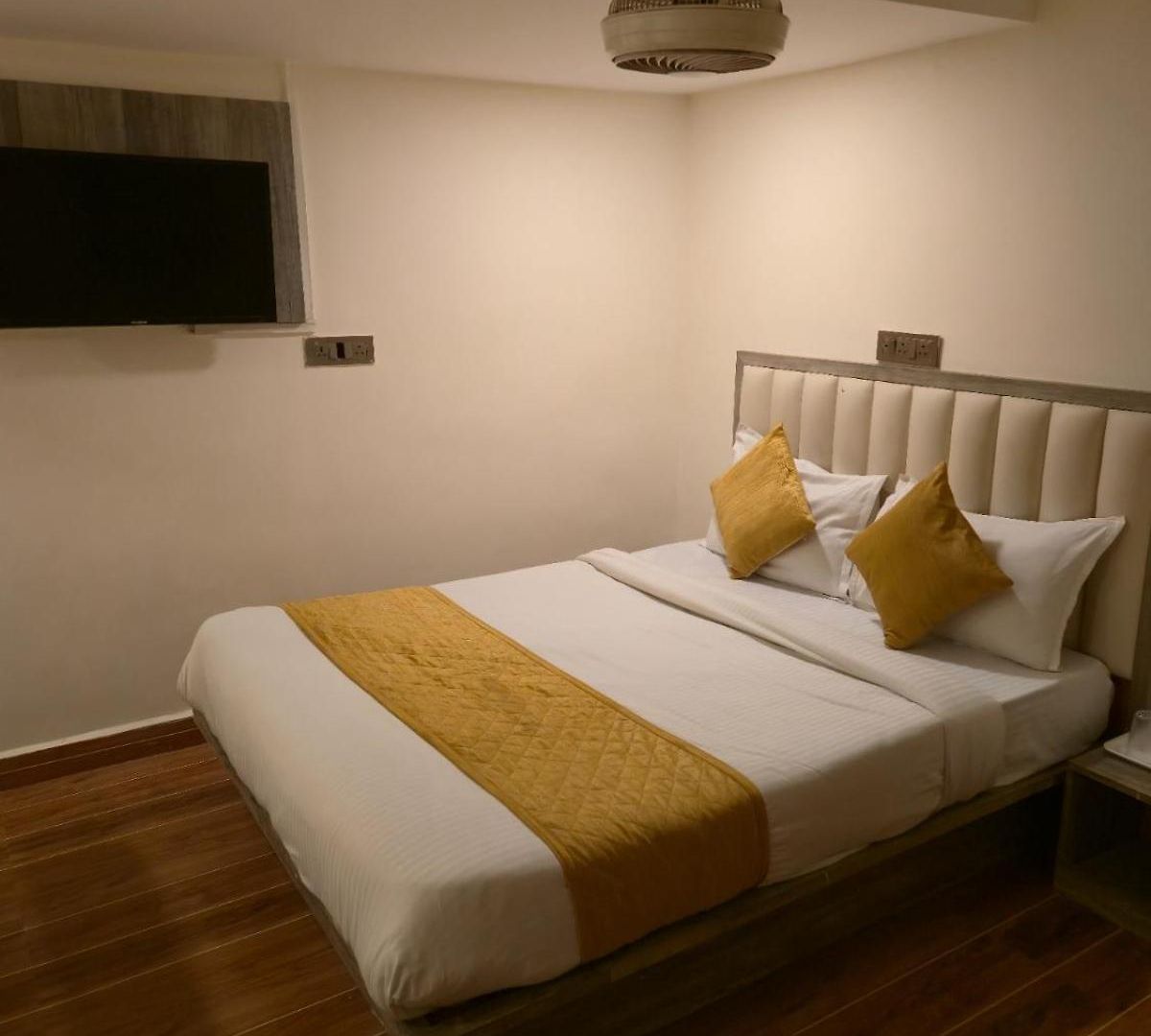 Hotel Royce Bkc - Near Jio Convention Centre And Us Consulate 3*