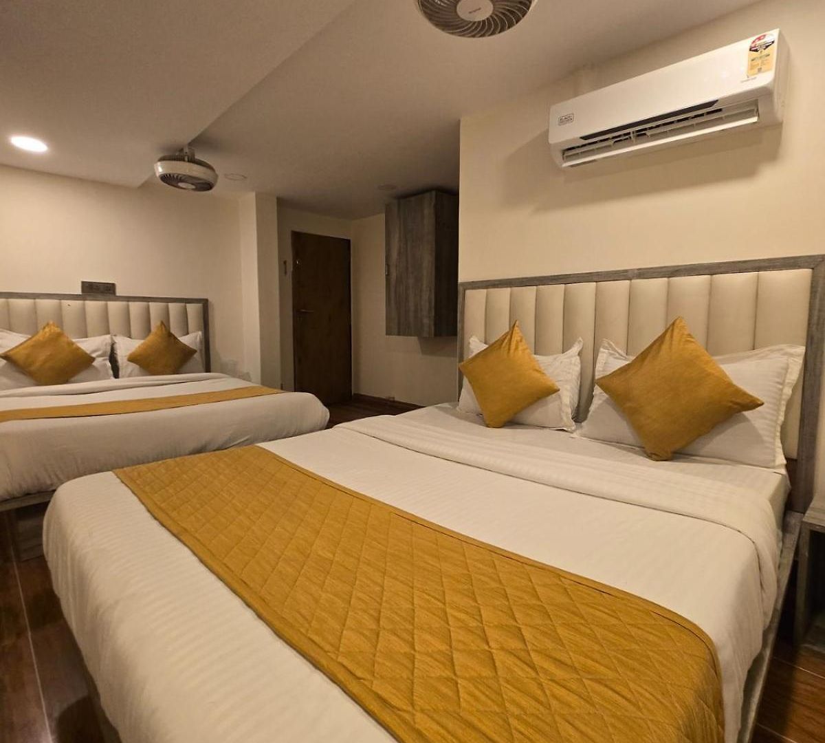 Royce Bkc - Near Jio Convention Centre And Us Consulate Mumbai