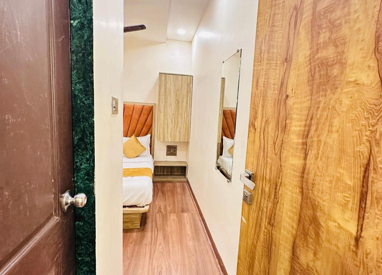 Hotel Royce Bkc - Near Jio Convention Centre And Us Consulate