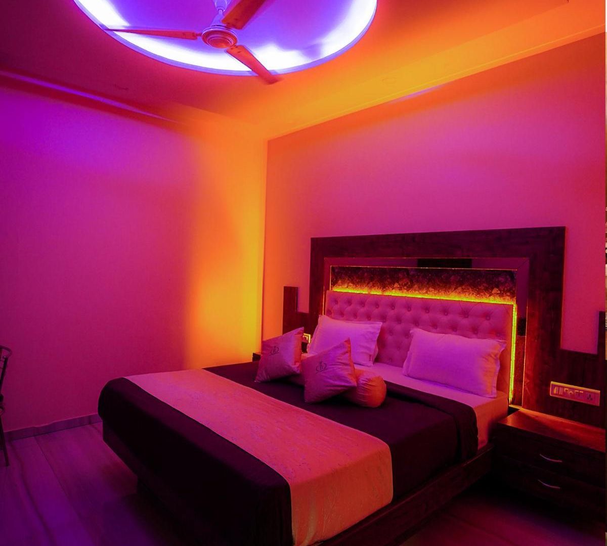 Royce By Glitz-nxt To Visa Consulate & Kurla Station Hotel *