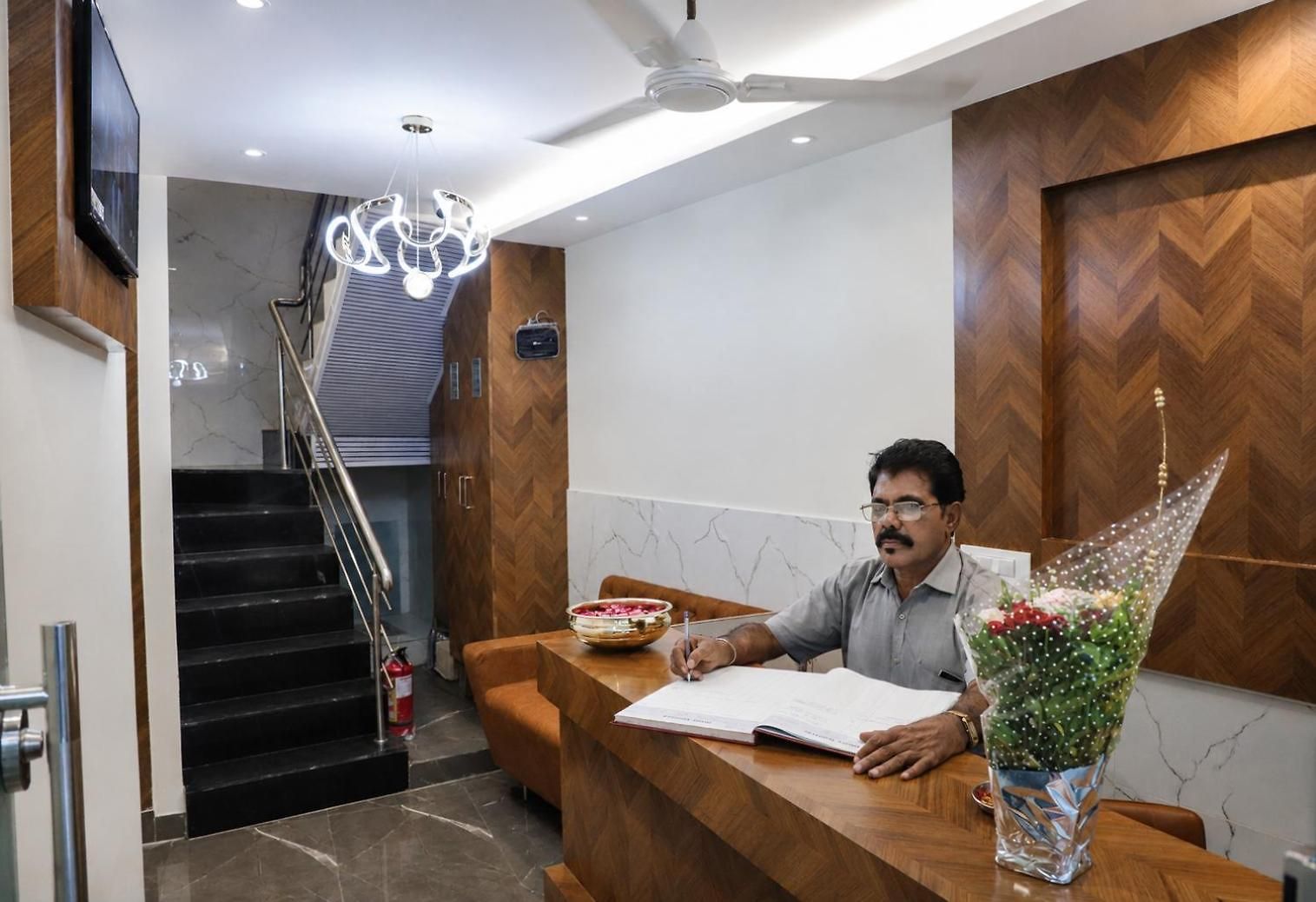 Pramila Hotel