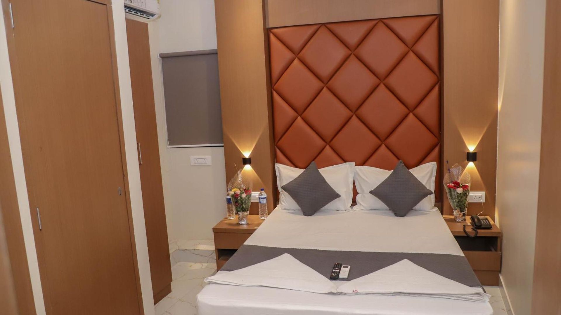 Pramila Hotel