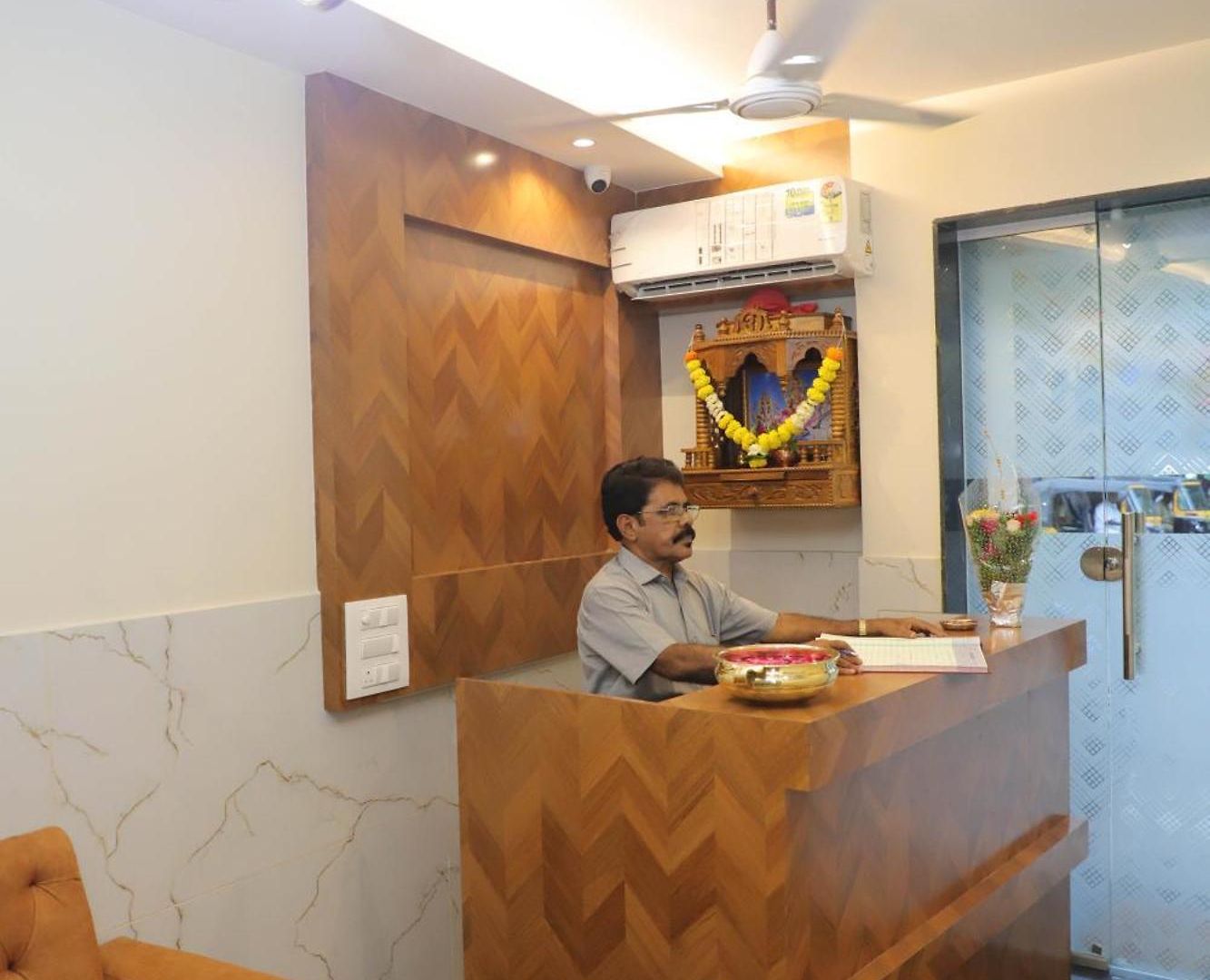 Pramila Hotel
