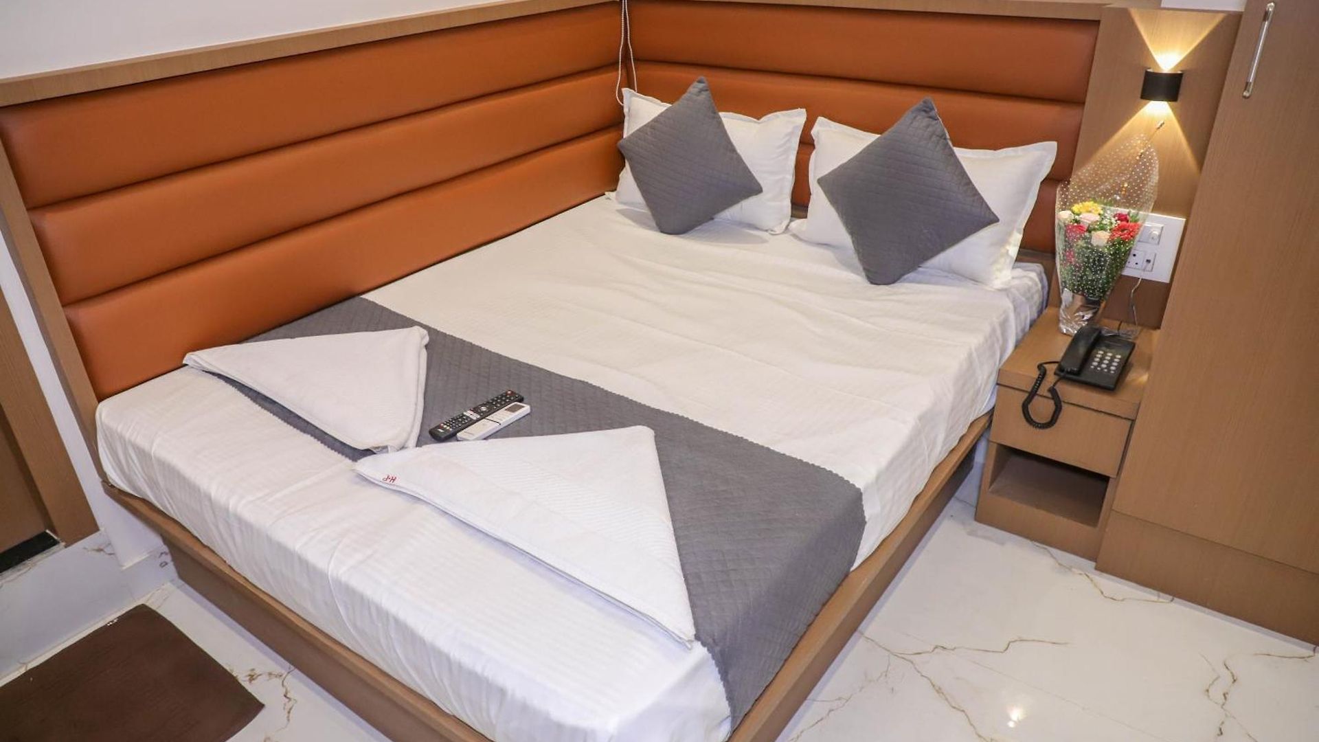 Pramila Hotel