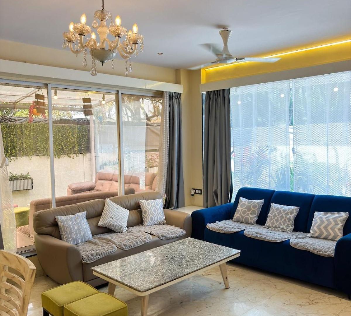 Glasshouse Luxury Villa, 4 Bed Private Pool Gorai Villa