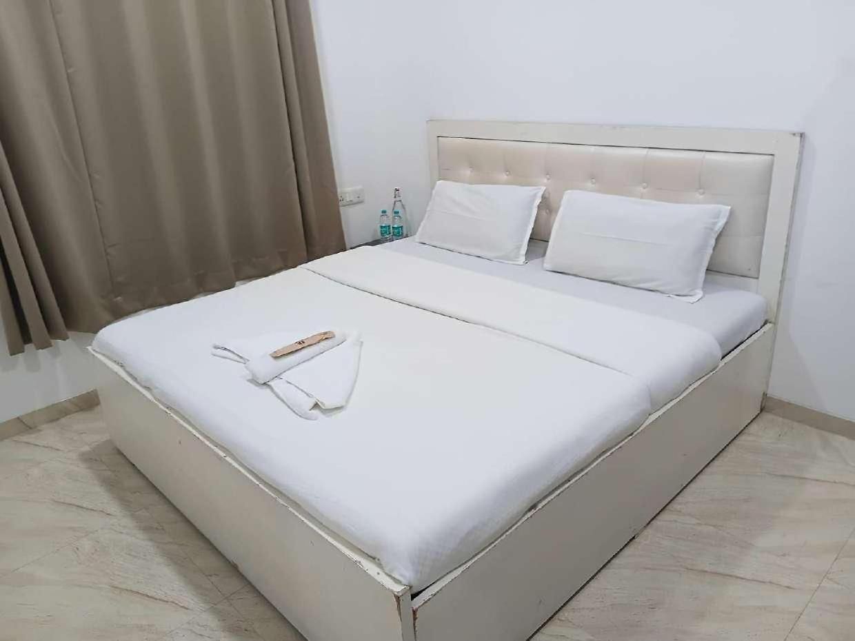 Bed & Breakfast Abode Homes Service Prabhadevi *