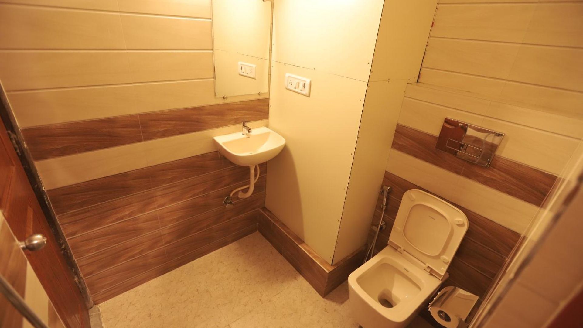Dev Shelters Goregaon West Surya Bangalow Bed & Breakfast *
