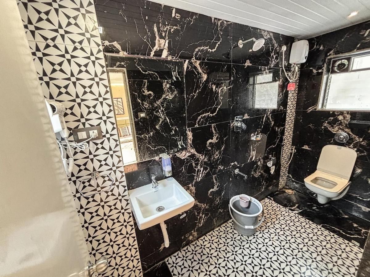 Glasshouse Luxury Villa, 4 Bed Private Pool Gorai Villa *
