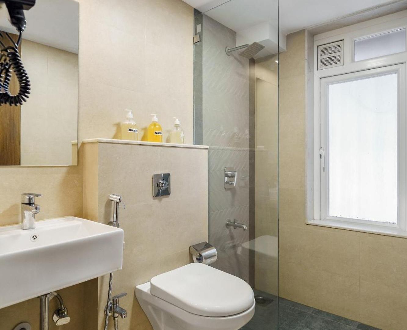 Zen A - Stylish Private Room In Shared 3Bhk *