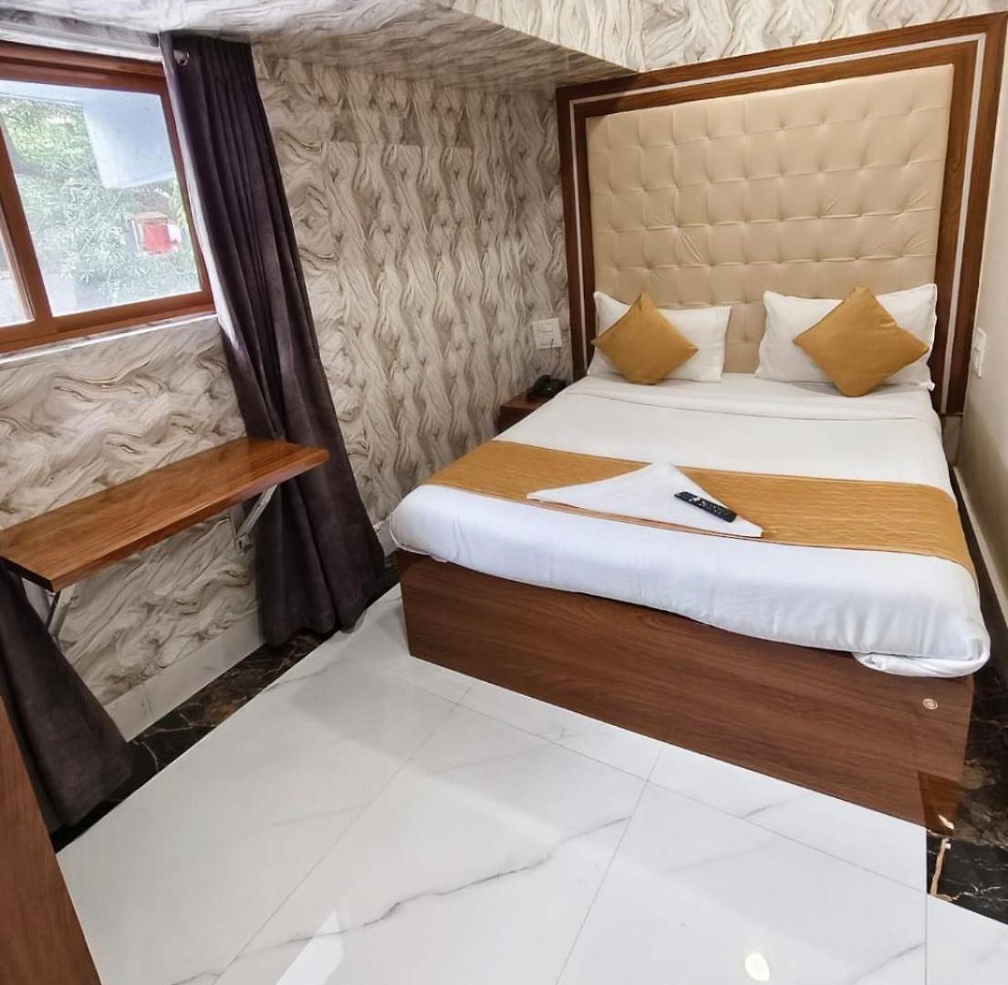 Ifza Residency Near Bkc *