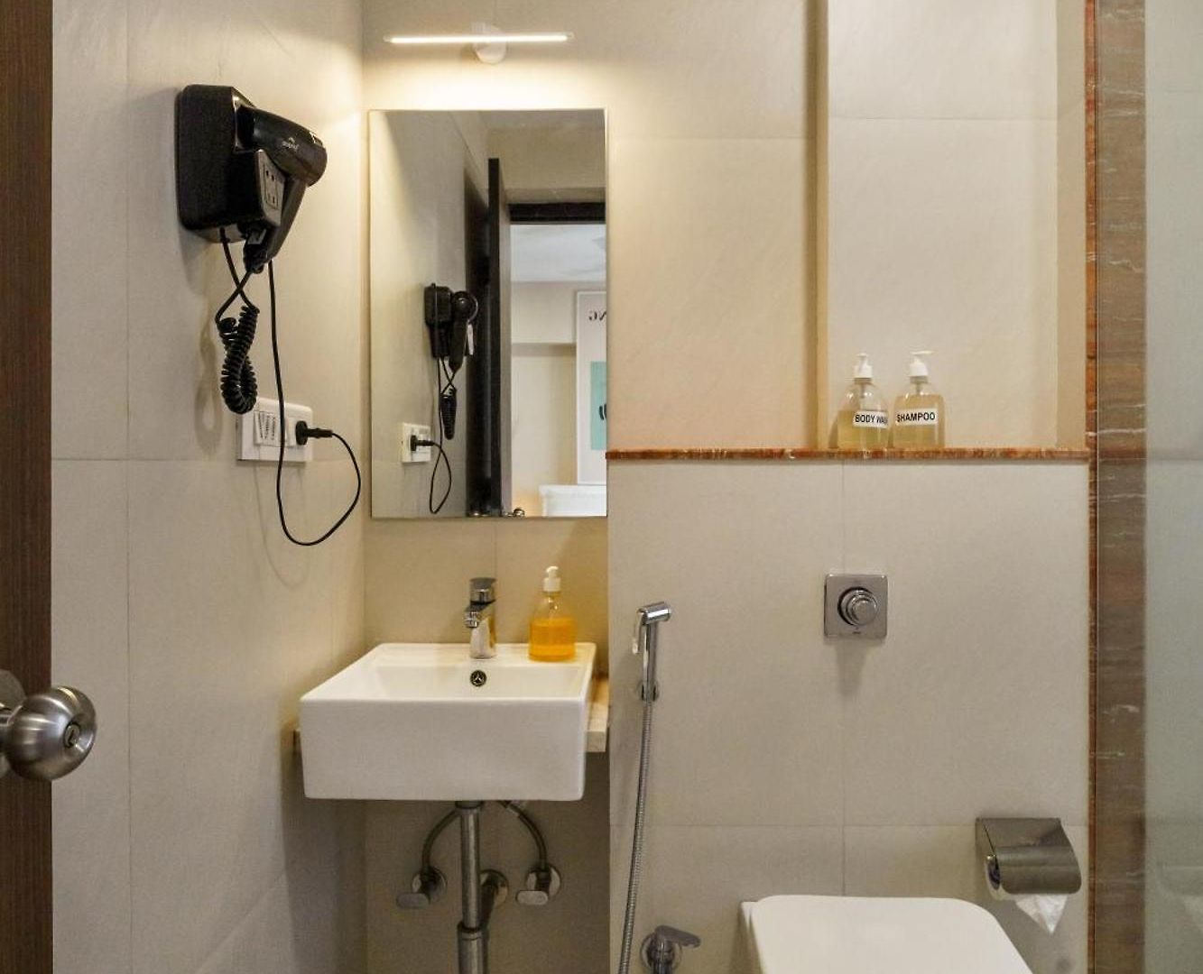 Homestay Zen C - Private In Shared 3bhk *