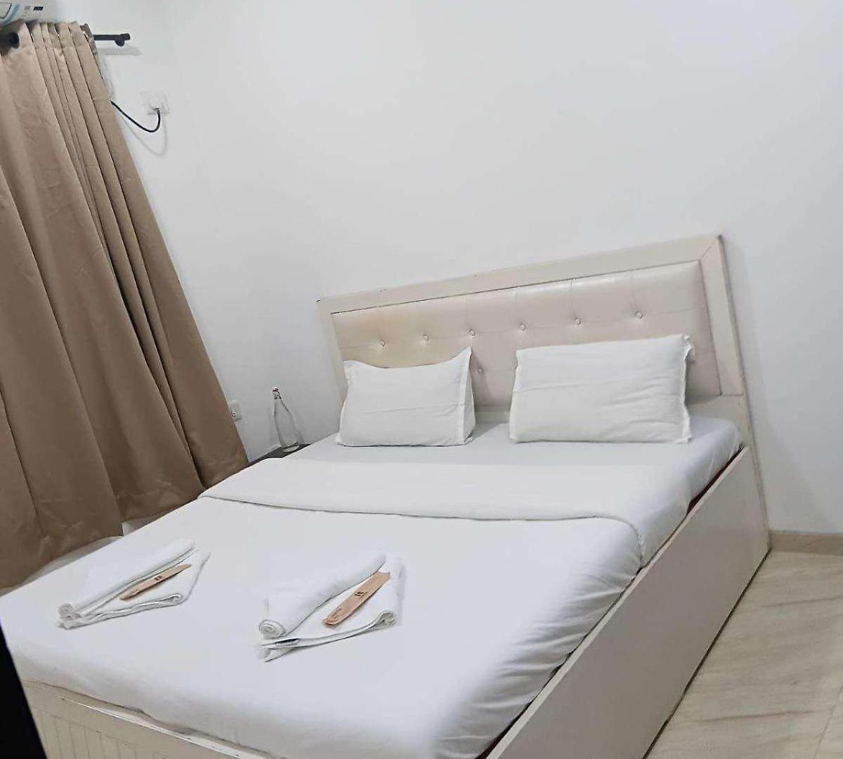 Bed & Breakfast Abode Homes Service Prabhadevi
