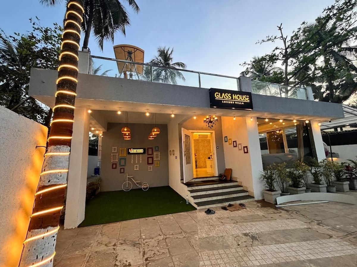 Glasshouse Luxury Villa, 4 Bed Private Pool Gorai Villa *