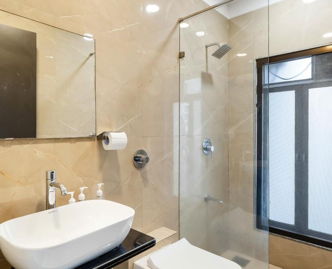 Ganga Jamuna Shared In A Private 3bhk In Bandra West By Squareone Homestay *