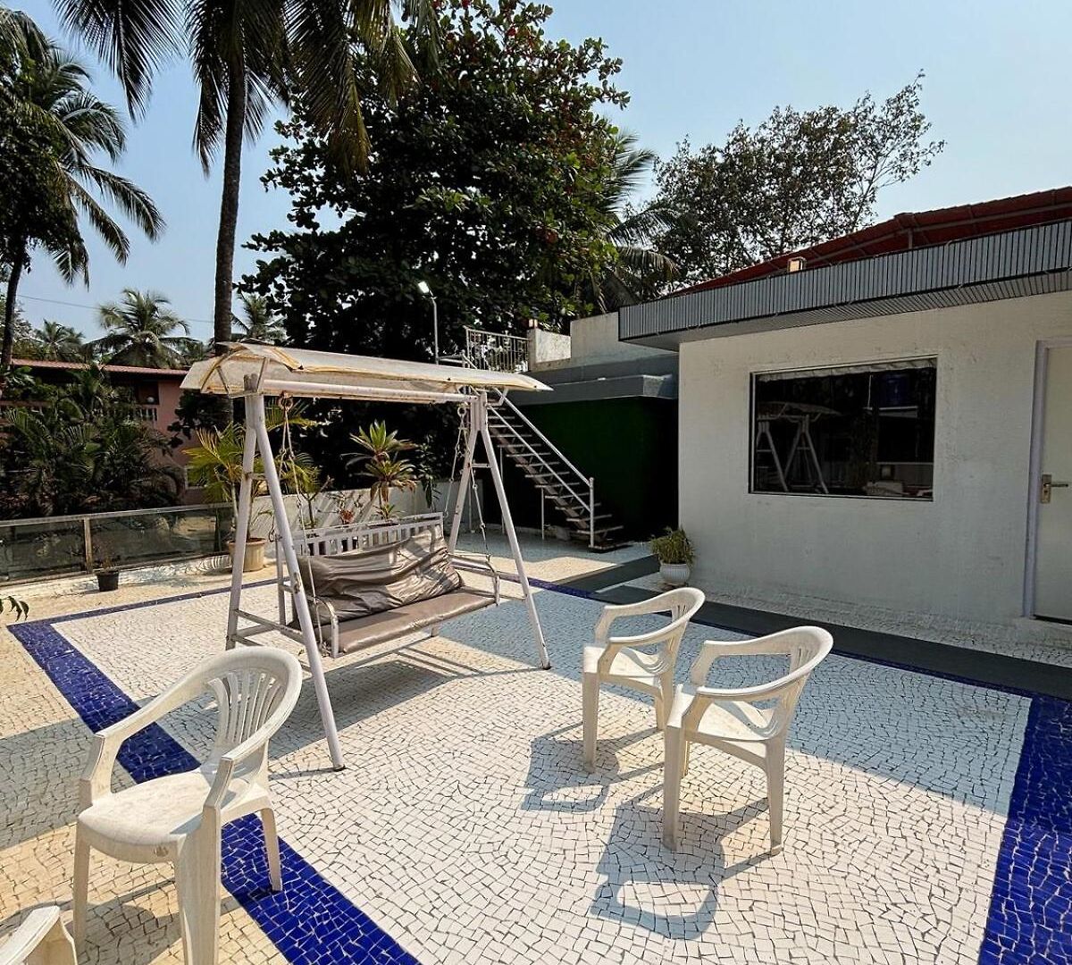 Glasshouse Luxury Villa, 4 Bed Private Pool Gorai Villa