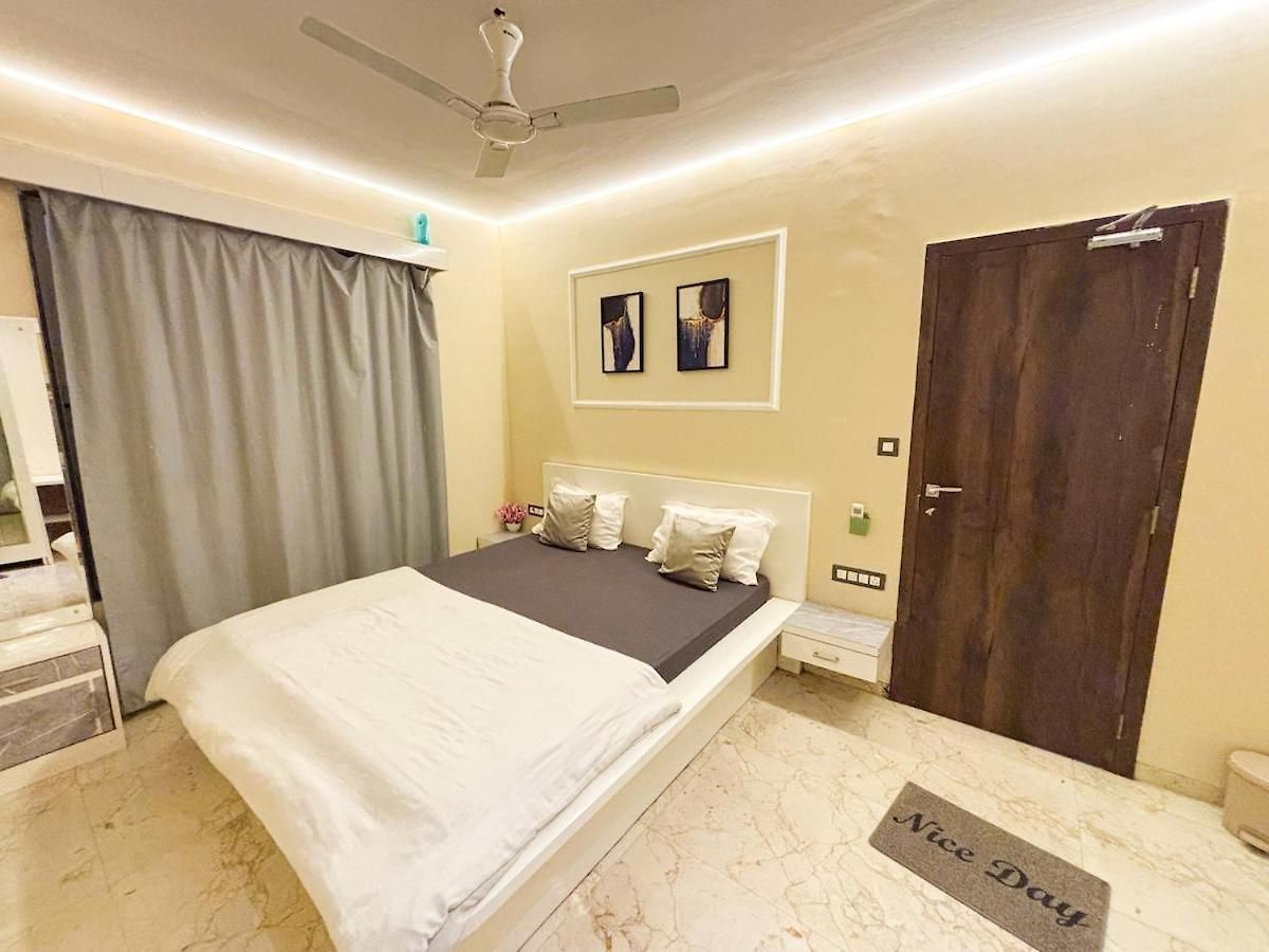 Glasshouse Luxury Villa, 4 Bed Private Pool Gorai Villa *