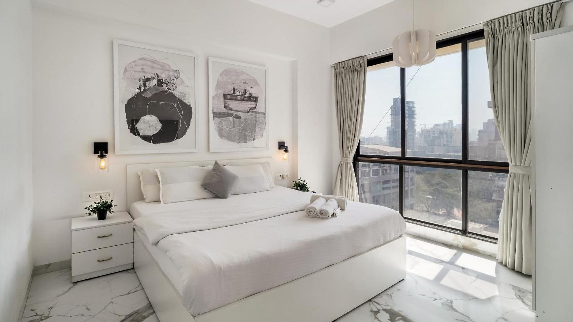 Homestay Ganga Jamuna Shared In A Private 3bhk In Bandra West By Squareone Mumbai