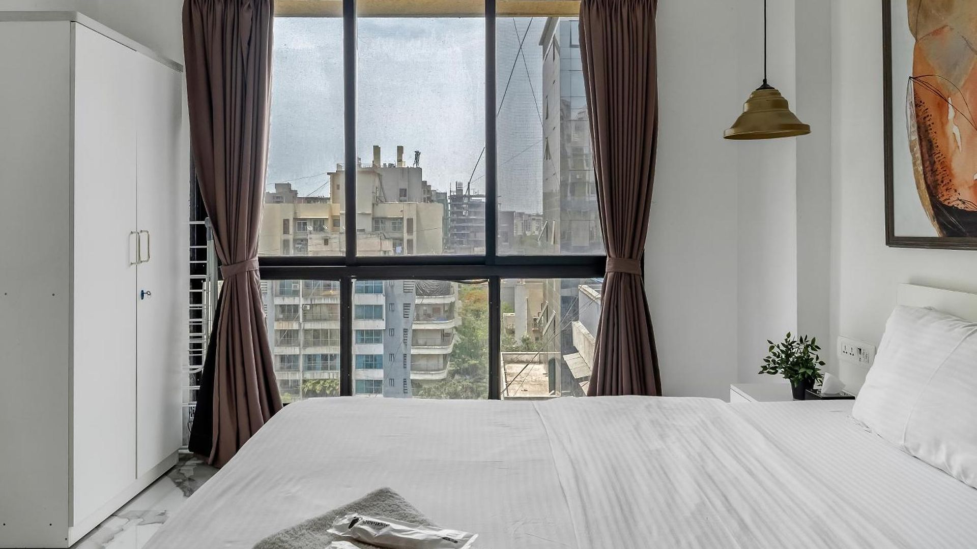 Ganga Jamuna Shared In A Private 3bhk In Bandra West By Squareone Homestay Mumbai