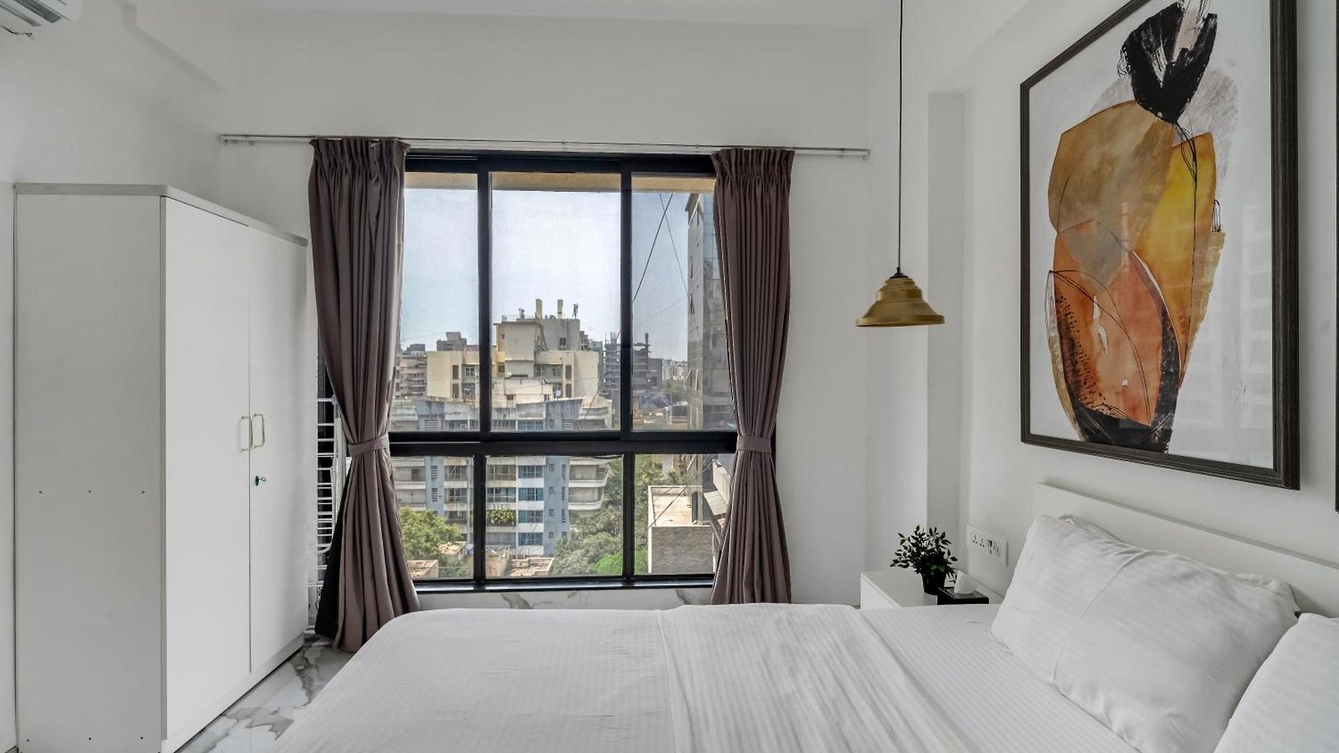 Ganga Jamuna Shared In A Private 3bhk In Bandra West By Squareone Mumbai