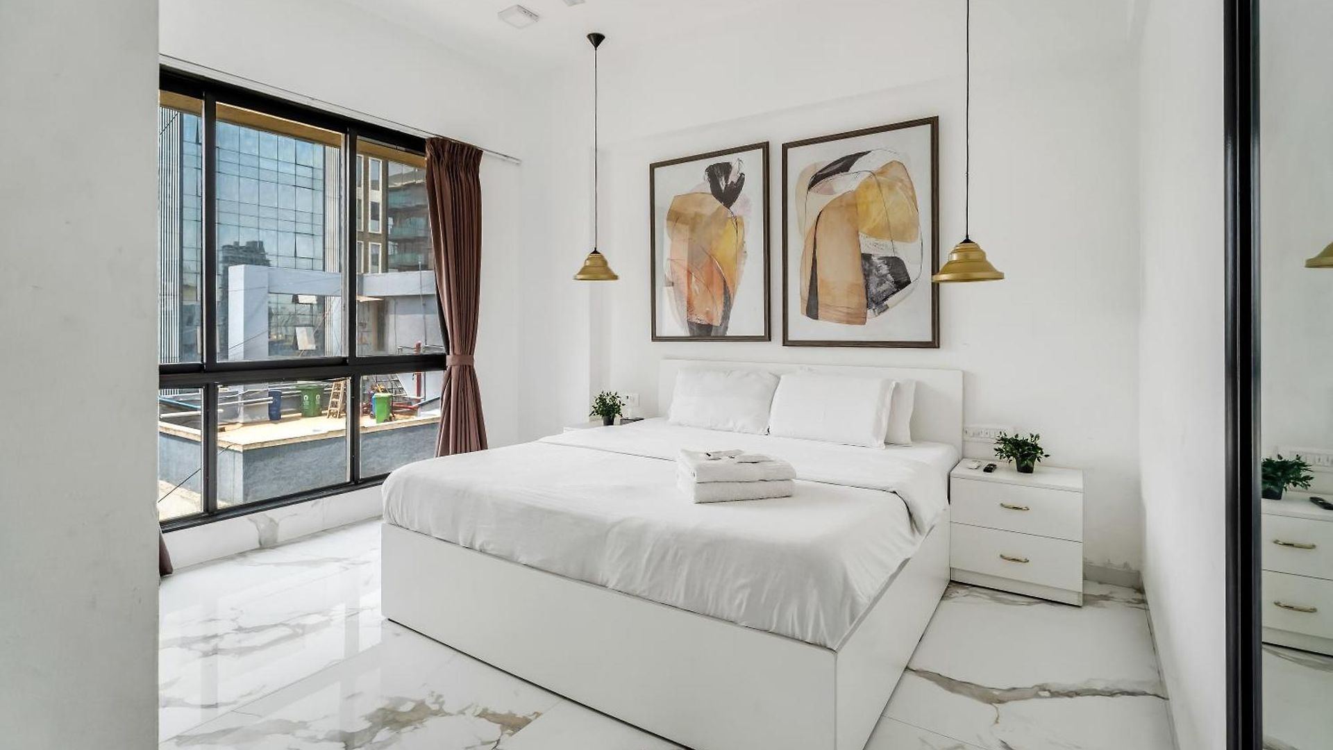 Ganga Jamuna Shared In A Private 3bhk In Bandra West By Squareone * Mumbai