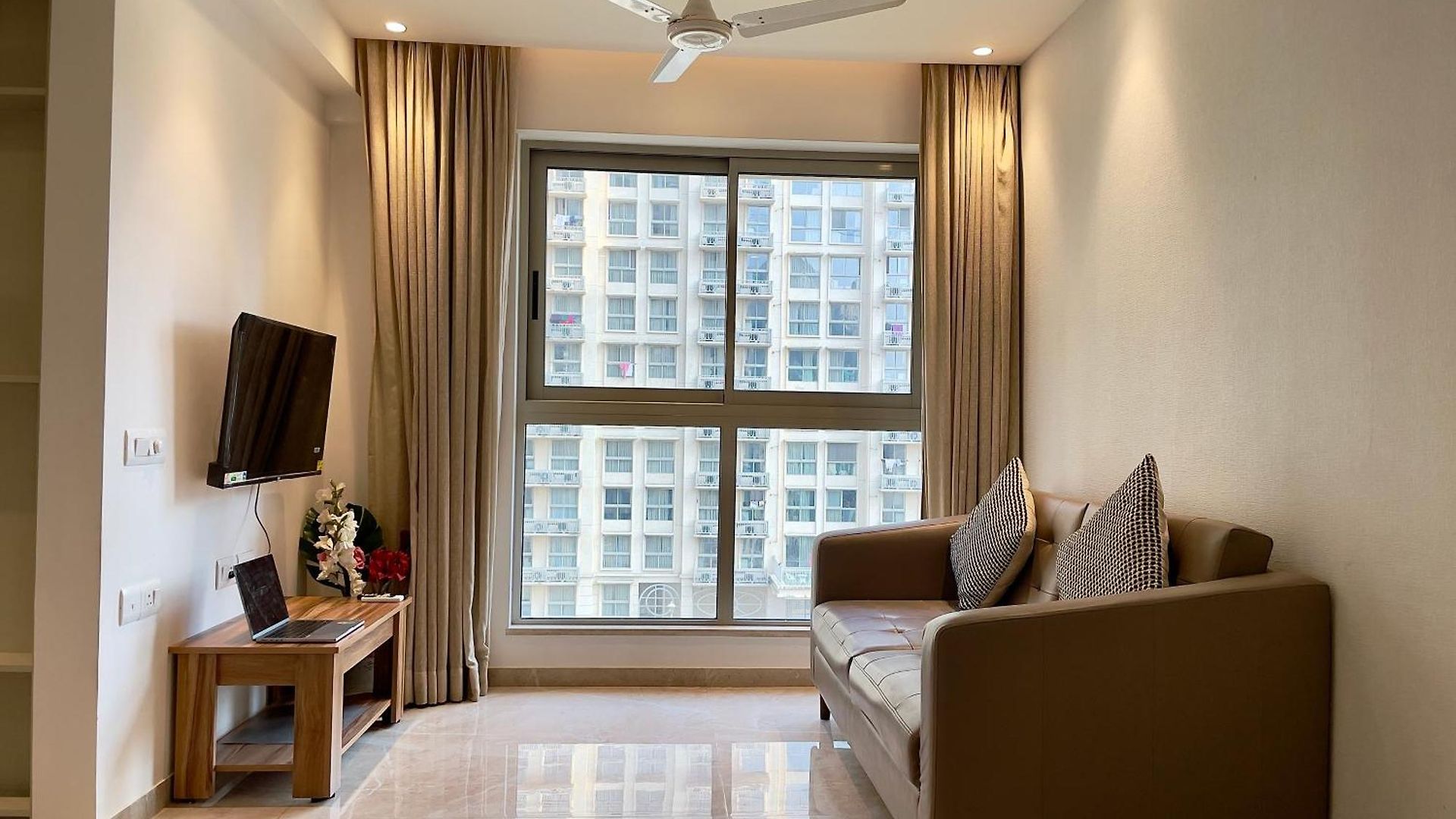 Apartment A Embassy 1 Bhk In Hiranandani Powai