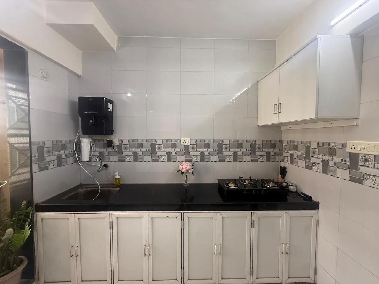 2bhk Beside Hiranandini-star Homes Powai Apartment